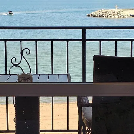 Porto Beachfront Apartmán *