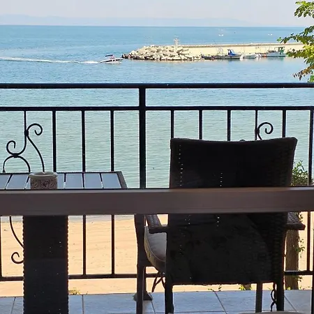 Porto Beachfront Apartmán Černomorec